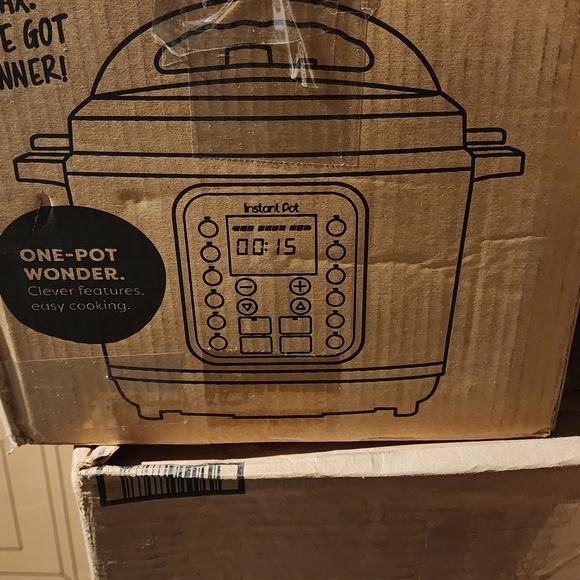 Multi-Use Pressure Cooker - Black